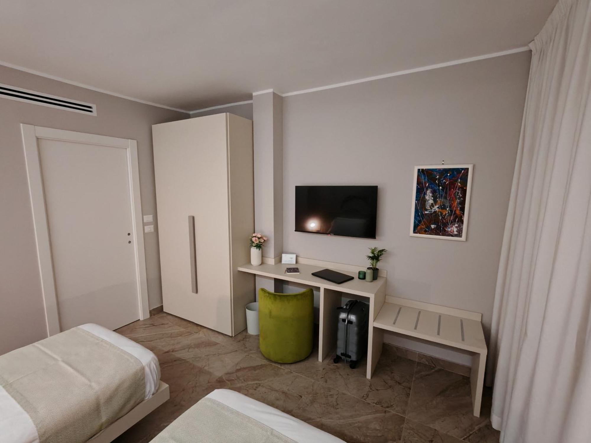 Effe4 Lovely Room Bari Ruang foto