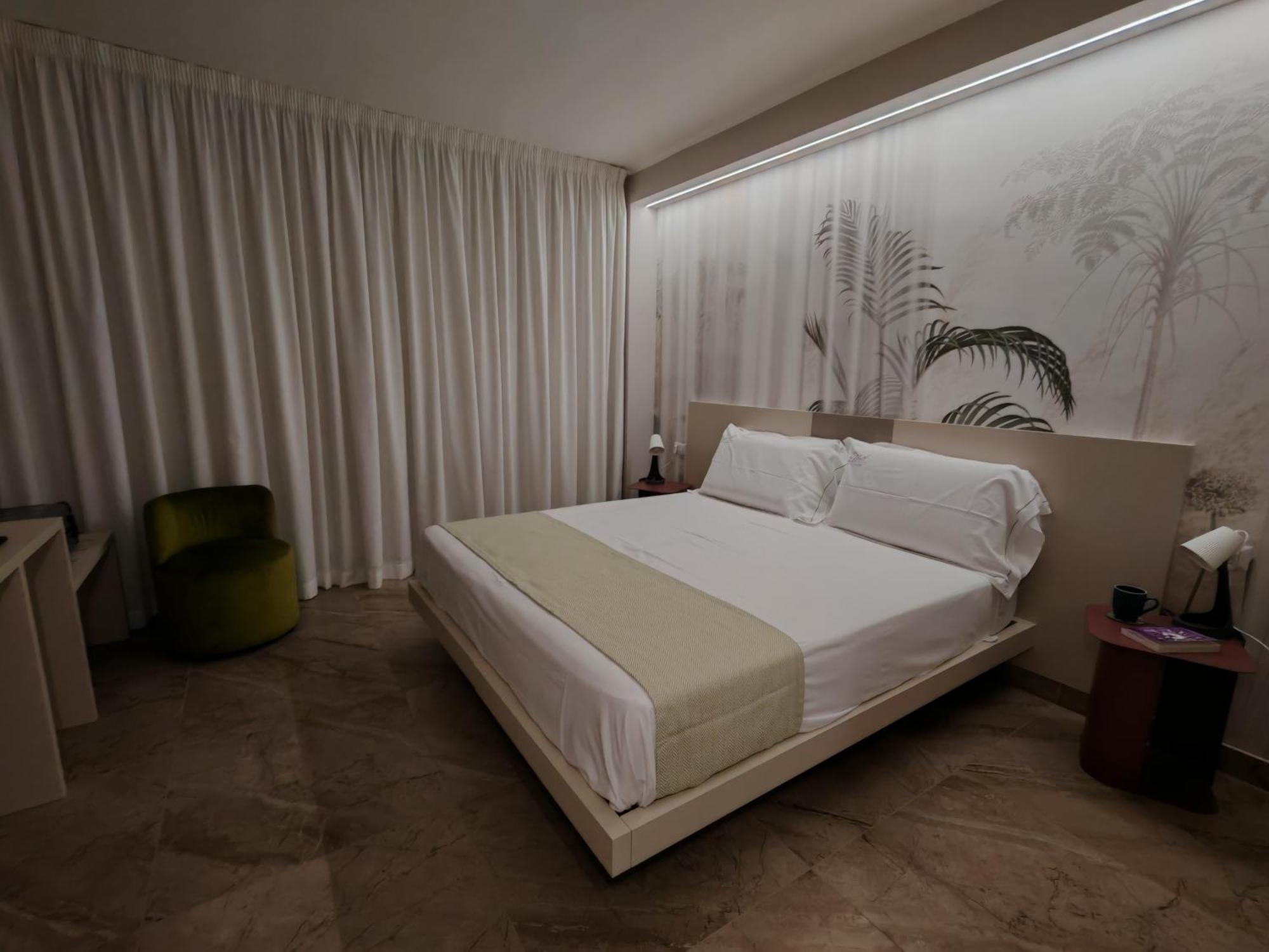 Effe4 Lovely Room Bari Bagian luar foto