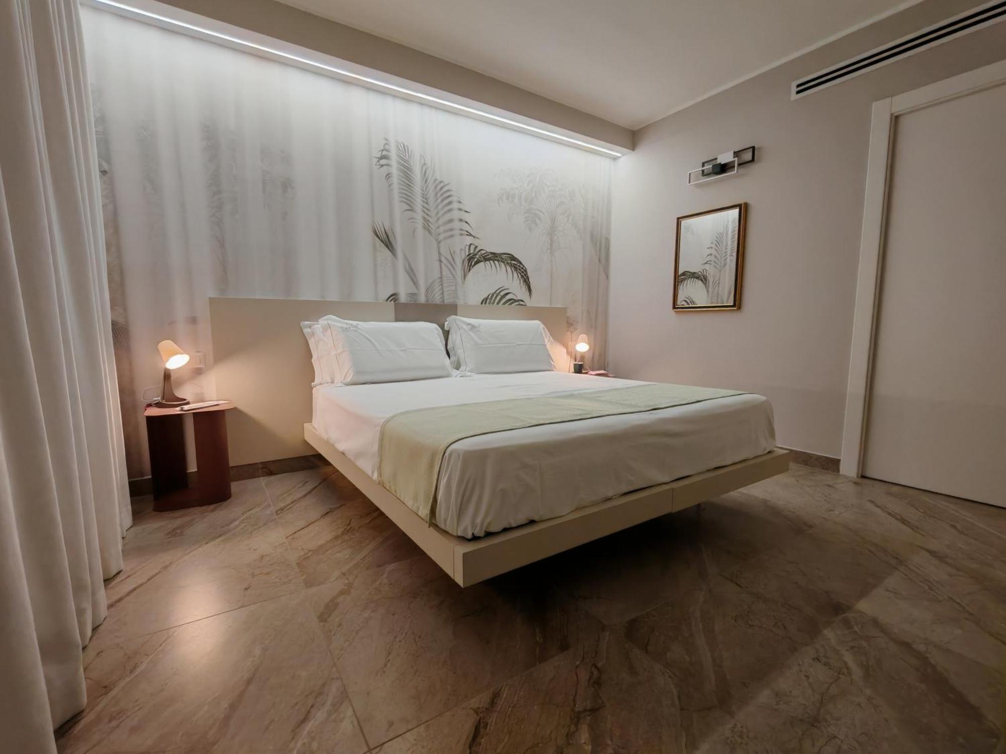 Effe4 Lovely Room Bari Bagian luar foto