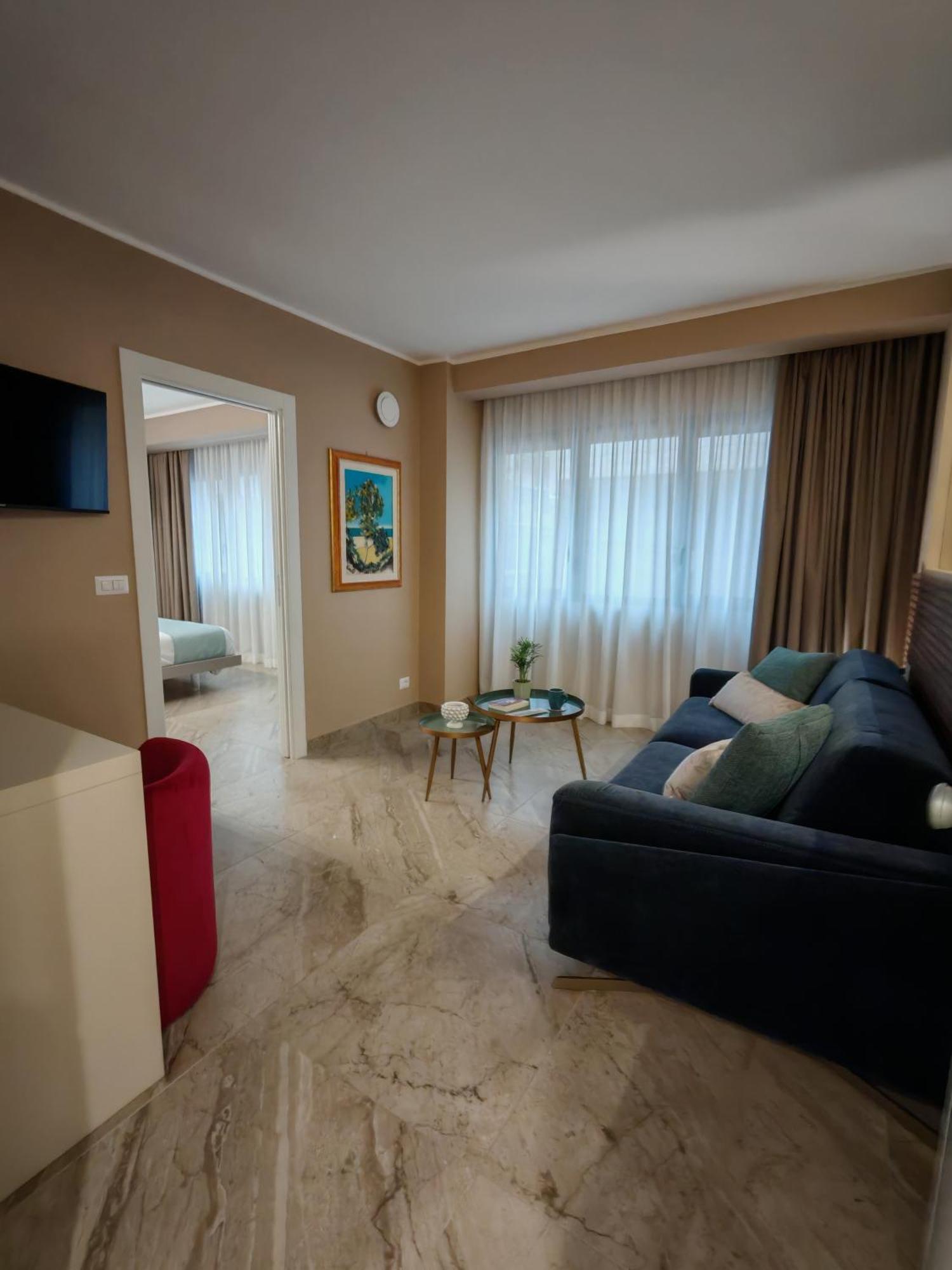 Effe4 Lovely Room Bari Bagian luar foto