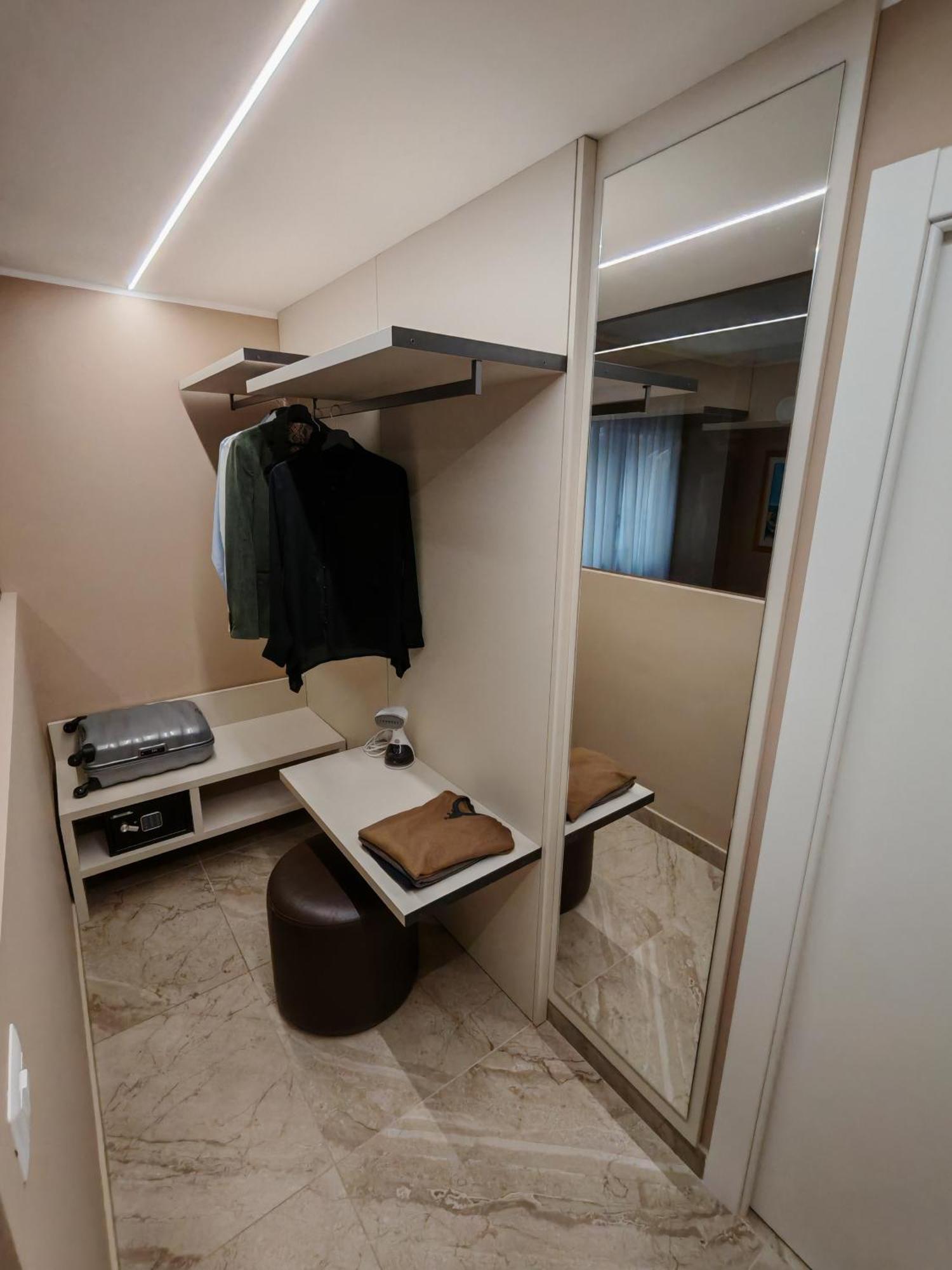 Effe4 Lovely Room Bari Bagian luar foto