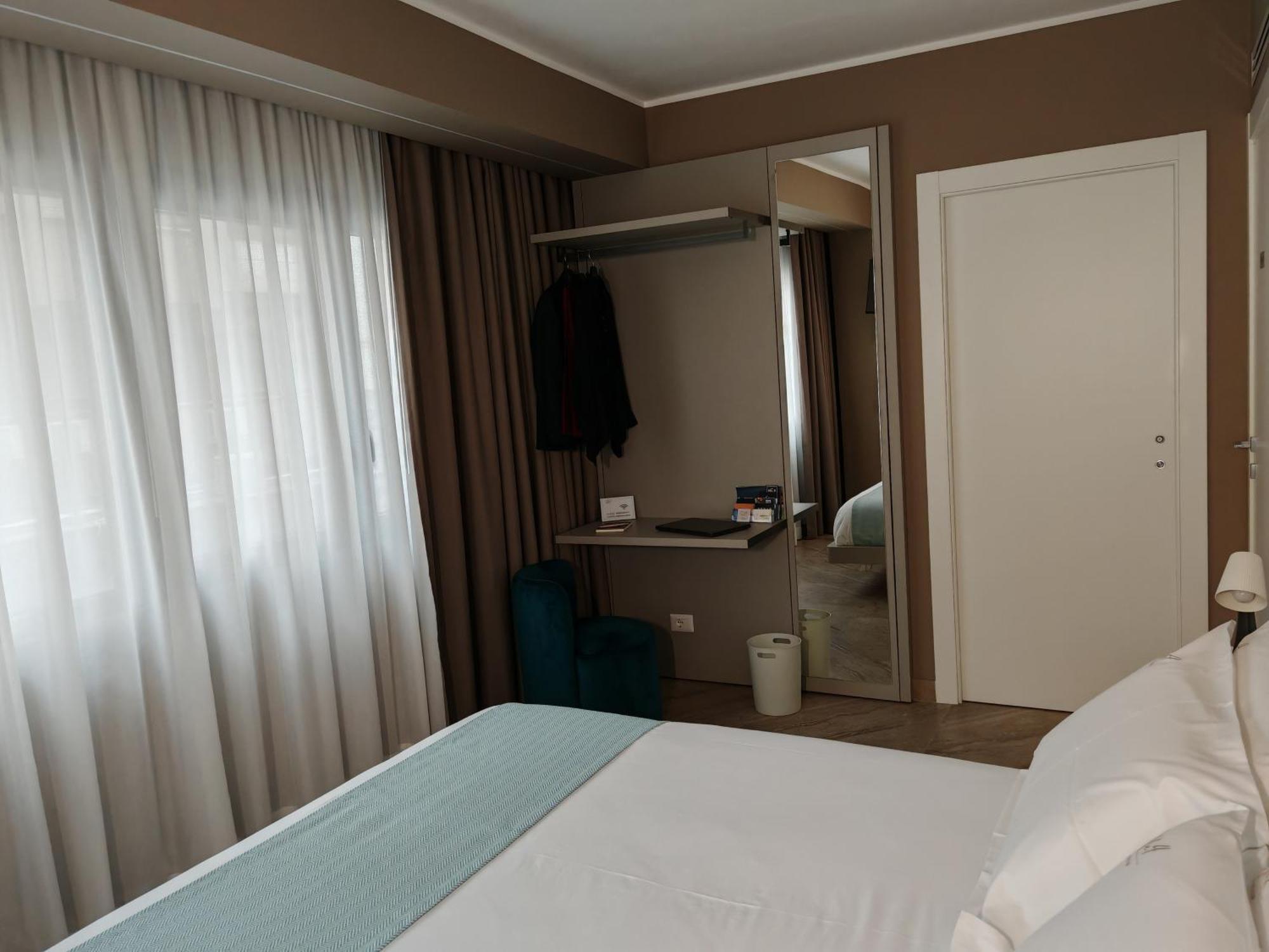 Effe4 Lovely Room Bari Bagian luar foto